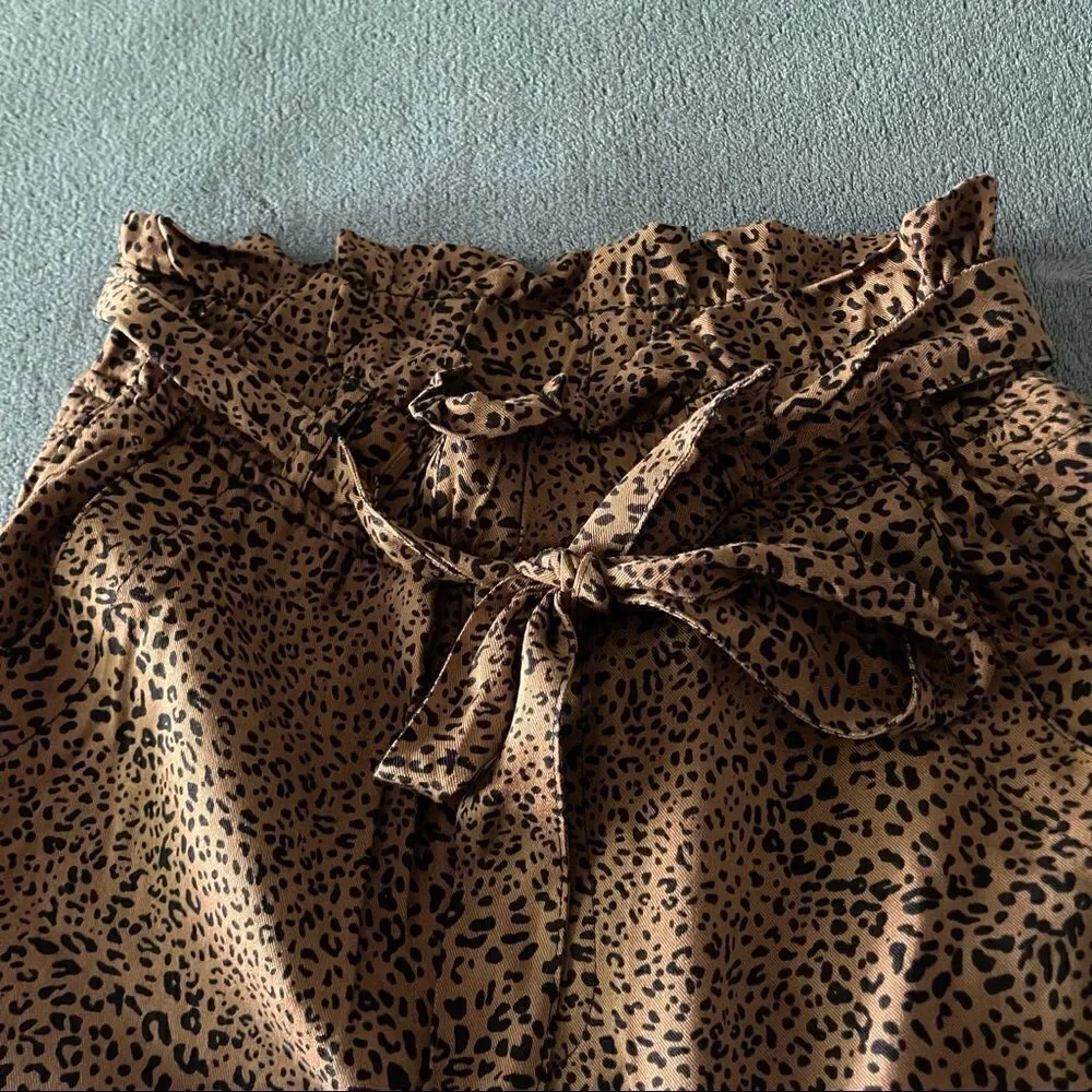 NWT thread and supply paperbag lepord shorts size xs